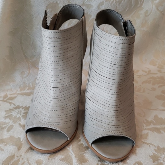 Delicious Shoes - NEW Ankle Booties